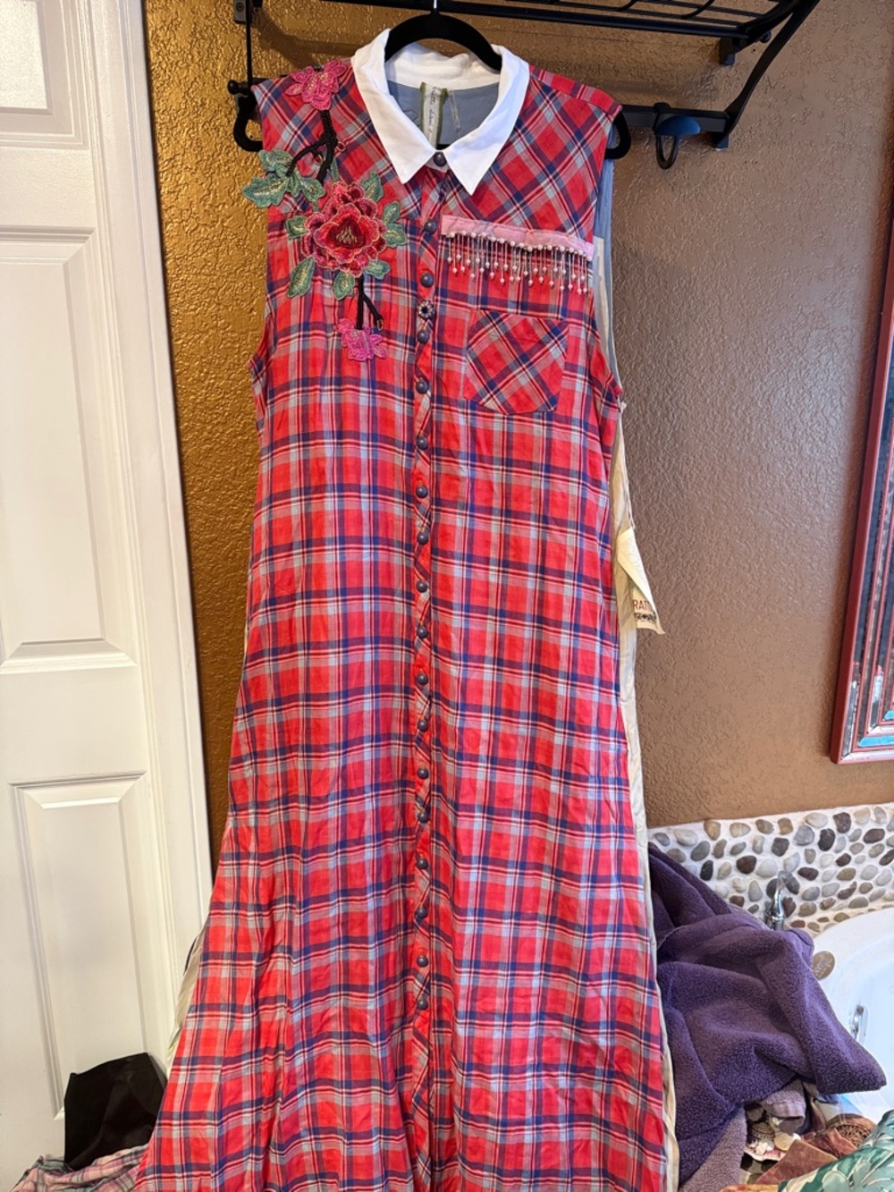 Aratta Red Plaid Button Front Dress/Duster with Floral Appliqué back Flash NWT